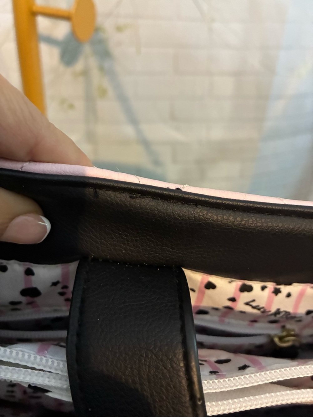 #180 Betsey Johnson Pink Quilted Bow Crossbody Bag Gold Chain - Picture 7 of 10